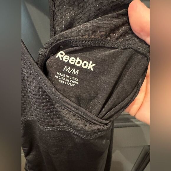 Set of 2 black sports tops - Picture 9 of 9